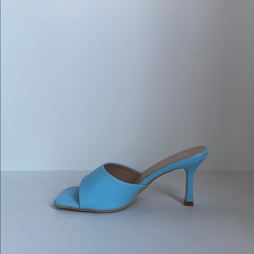Blue square toe mule